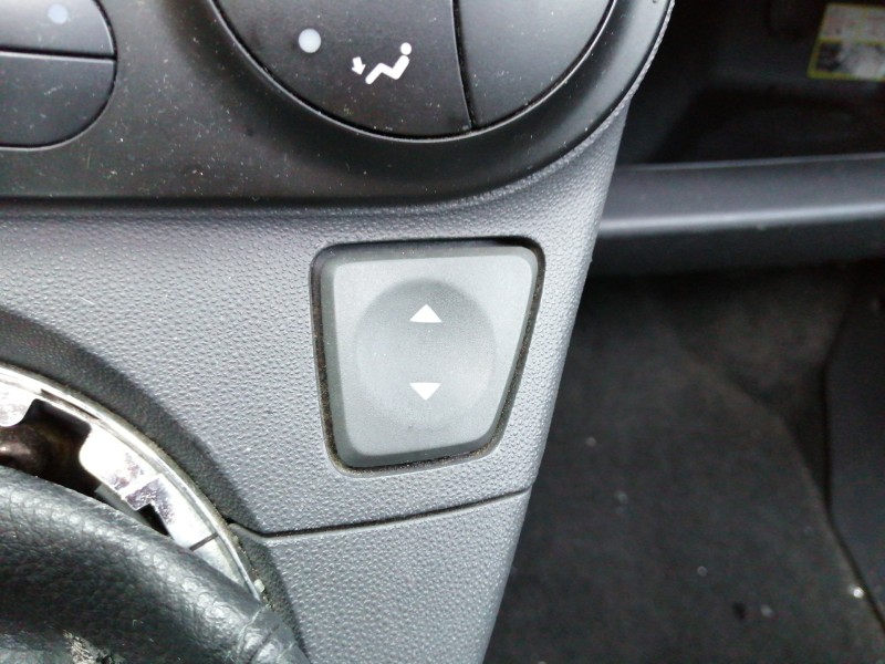 Recambio de mando elevalunas delantero derecho para fiat nuova 500 (150) pop referencia OEM IAM 735450602 30508 2847E 4 PINS