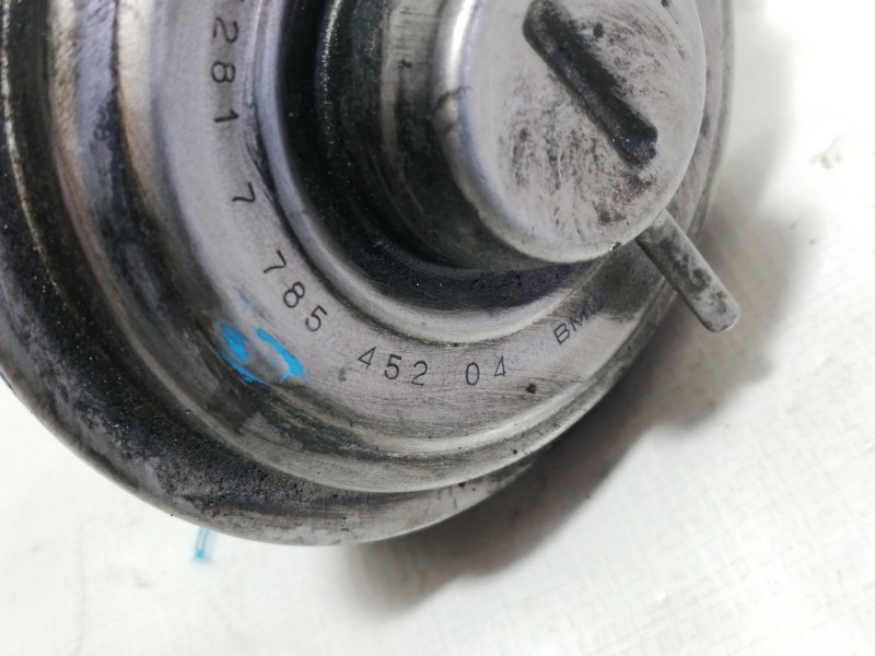 Recambio de valvula egr para bmw serie 5 touring (e39) 525d referencia OEM IAM 778545204  