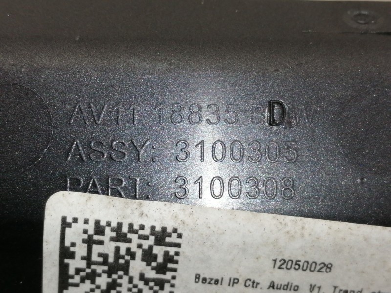 Recambio de rejilla aireadora para ford b-max trend referencia OEM IAM AV1118835 3100305 3100308