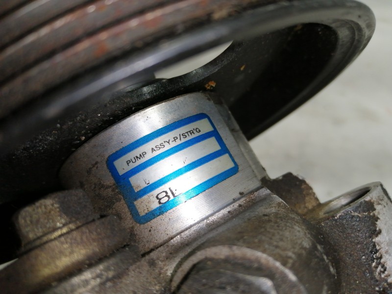 Recambio de bomba direccion para kia shuma 1.5 comfort 5 berlina referencia OEM IAM 8L03  