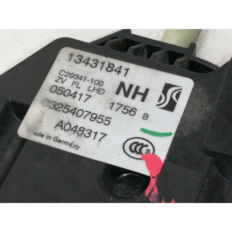 Recambio de cerradura puerta delantera izquierda para opel corsa e business referencia OEM IAM 13431841  