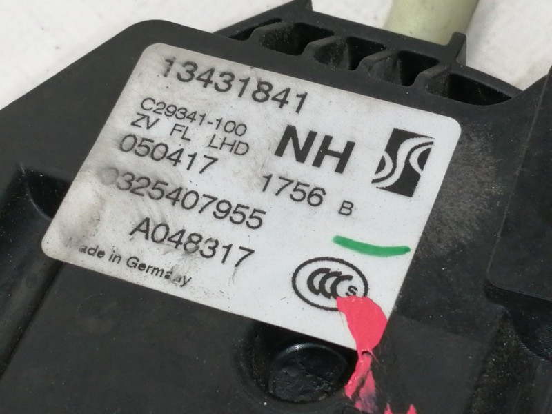 Recambio de cerradura puerta delantera izquierda para opel corsa e business referencia OEM IAM 13431841  