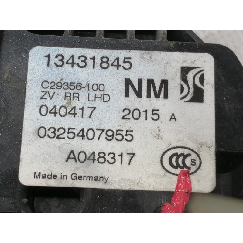 Recambio de cerradura puerta trasera derecha para opel corsa e business referencia OEM IAM 13431845  