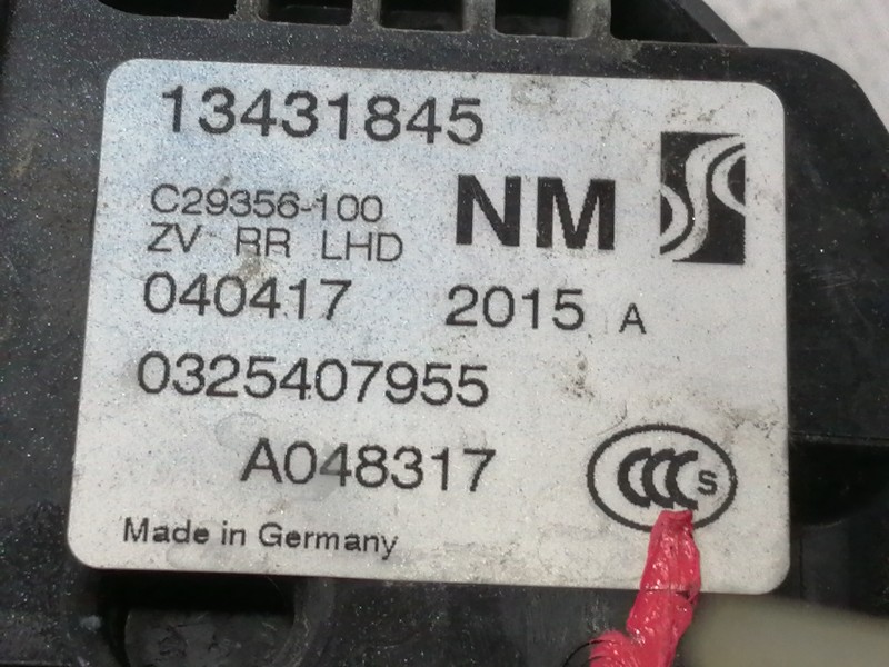 Recambio de cerradura puerta trasera derecha para opel corsa e business referencia OEM IAM 13431845  