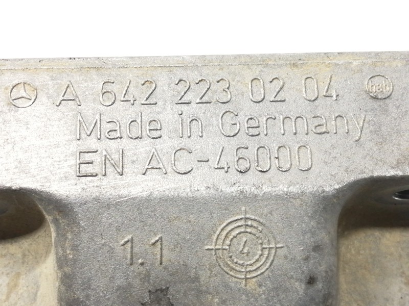 Recambio de soporte motor derecho para mercedes-benz clase m (w164) 320 / 350 cdi (164.122) referencia OEM IAM A6422230204  