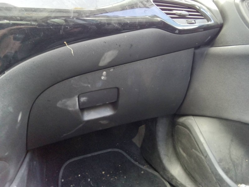 Recambio de guantera para opel corsa e business referencia OEM IAM 39013999  