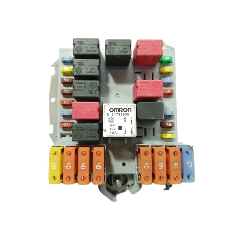 Recambio de caja reles / fusibles para fiat croma (194) 1.9 8v multijet active (12.2007) referencia OEM IAM 51738102 57657 