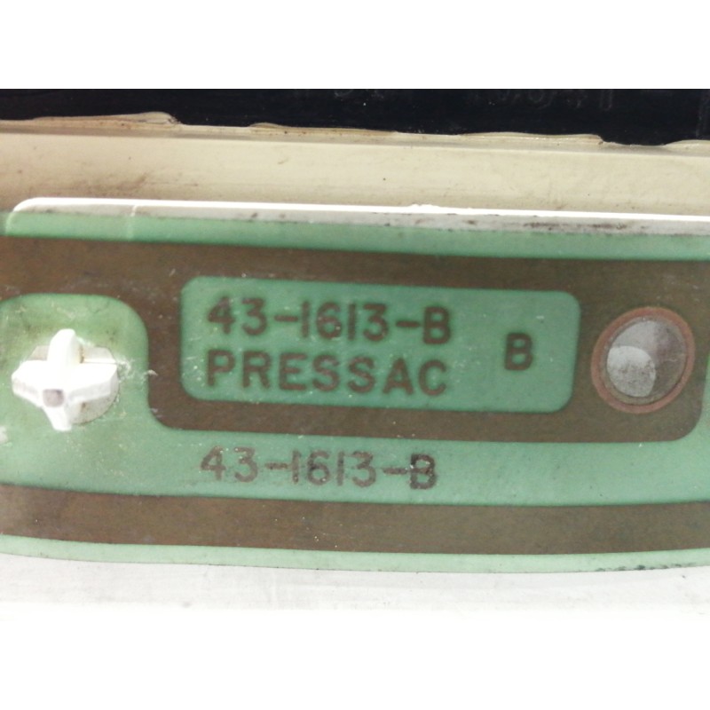 Recambio de cuadro instrumentos para ford fiesta berlina (dx) básico referencia OEM IAM 431613B  44ZU174