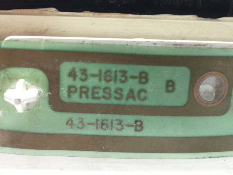 Recambio de cuadro instrumentos para ford fiesta berlina (dx) básico referencia OEM IAM 431613B  44ZU174