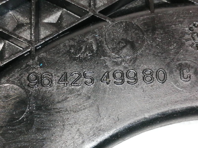 Recambio de tapa distribucion para peugeot 308 gt referencia OEM IAM 9642549980  