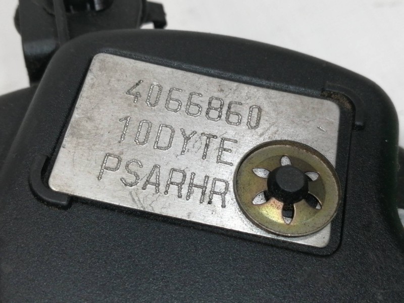 Recambio de tapa distribucion para peugeot 308 gt referencia OEM IAM 9642549980  