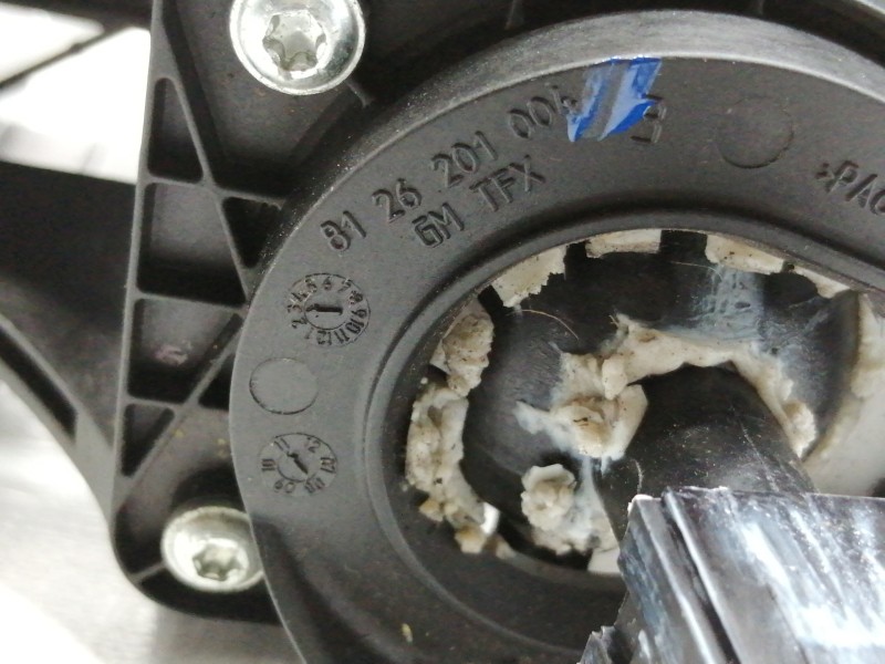 Recambio de palanca cambio para opel insignia berlina cosmo referencia OEM IAM 8126201004  