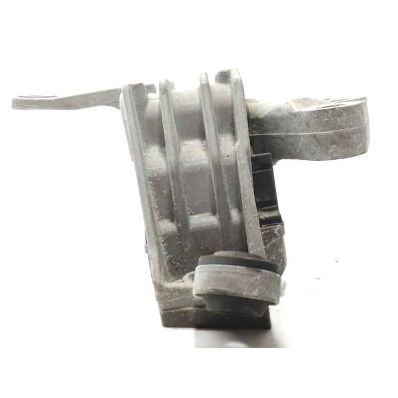 Recambio de soporte motor derecho para opel insignia berlina cosmo referencia OEM IAM 13227717 V06100 