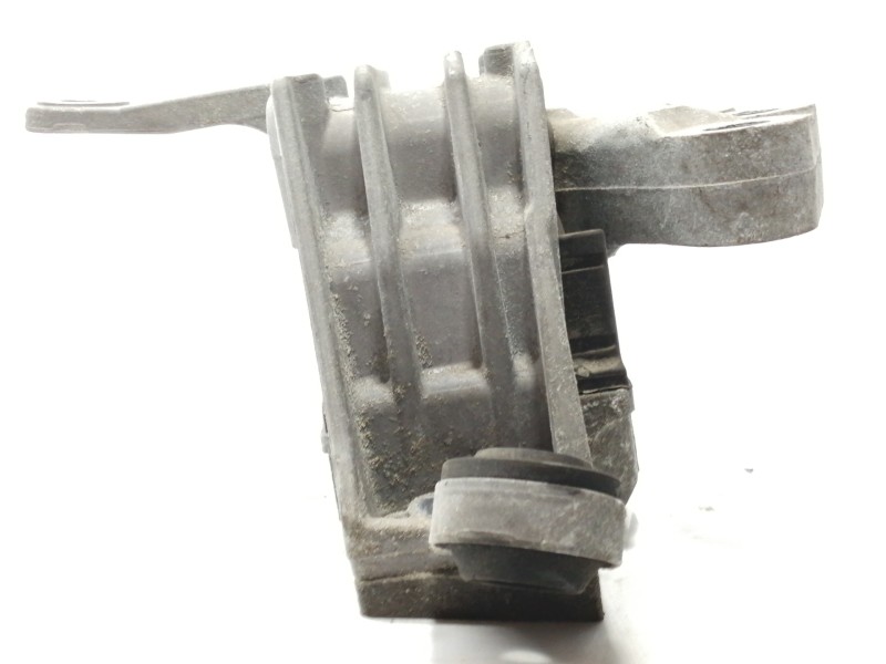 Recambio de soporte motor derecho para opel insignia berlina cosmo referencia OEM IAM 13227717 V06100 