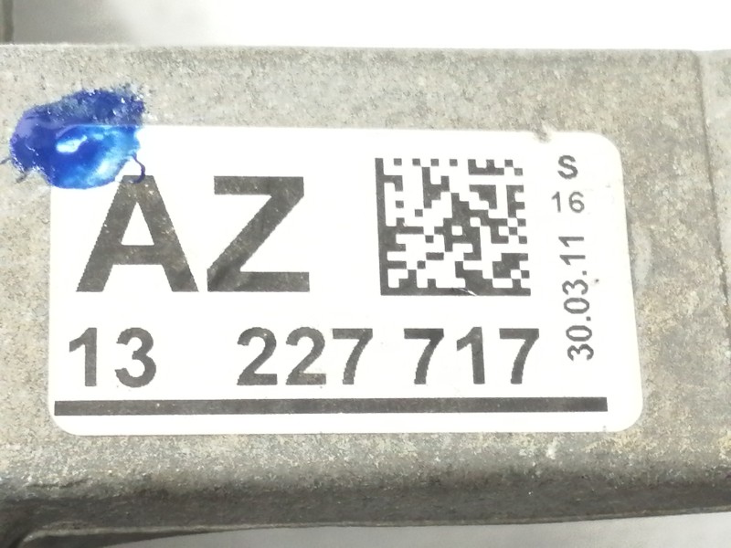 Recambio de soporte motor derecho para opel insignia berlina cosmo referencia OEM IAM 13227717 V06100 