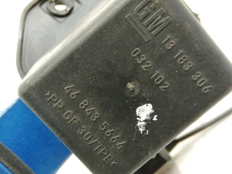 Recambio de tapa exterior combustible para opel corsa e business referencia OEM IAM 13427916  