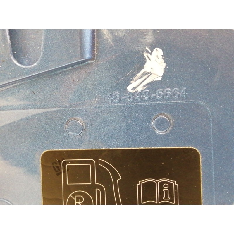 Recambio de tapa exterior combustible para opel corsa e business referencia OEM IAM 13427916  