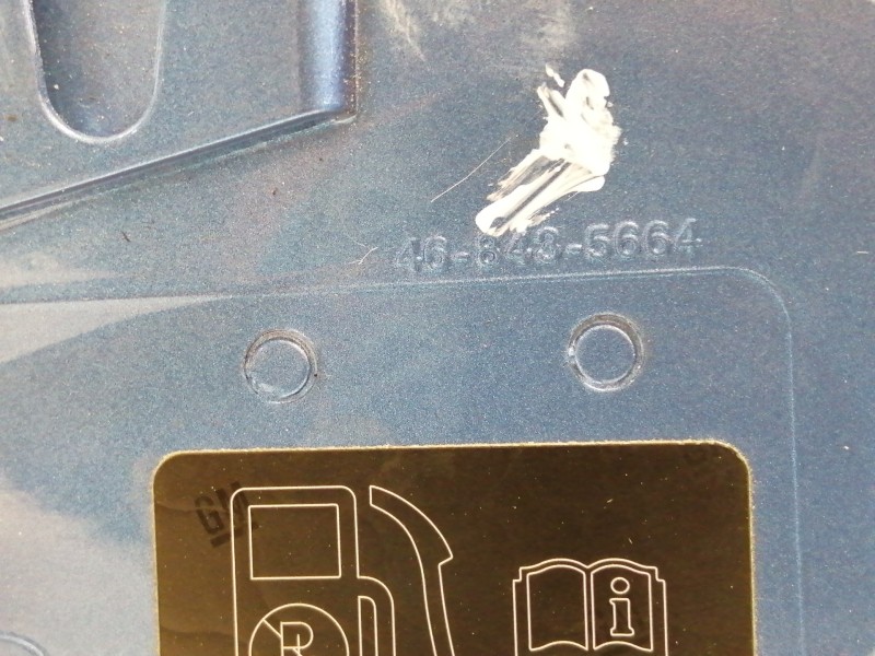 Recambio de tapa exterior combustible para opel corsa e business referencia OEM IAM 13427916  