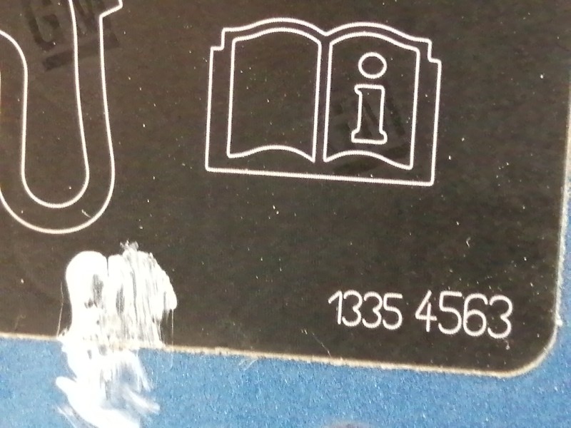 Recambio de tapa exterior combustible para opel corsa e business referencia OEM IAM 13427916  