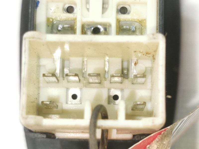 Recambio de mando elevalunas trasero derecho para hyundai accent (lc) gls crdi referencia OEM IAM 621W04620  