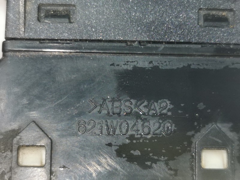 Recambio de mando elevalunas trasero derecho para hyundai accent (lc) gls crdi referencia OEM IAM 621W04620  