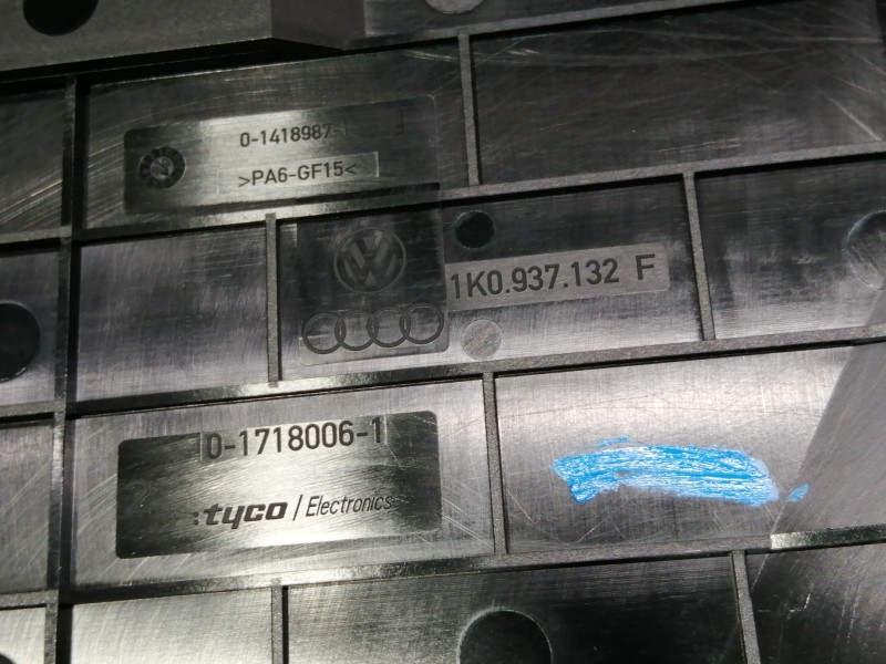 Recambio de caja reles / fusibles para volkswagen passat berlina (3c2) highline referencia OEM IAM 1K0937132F  