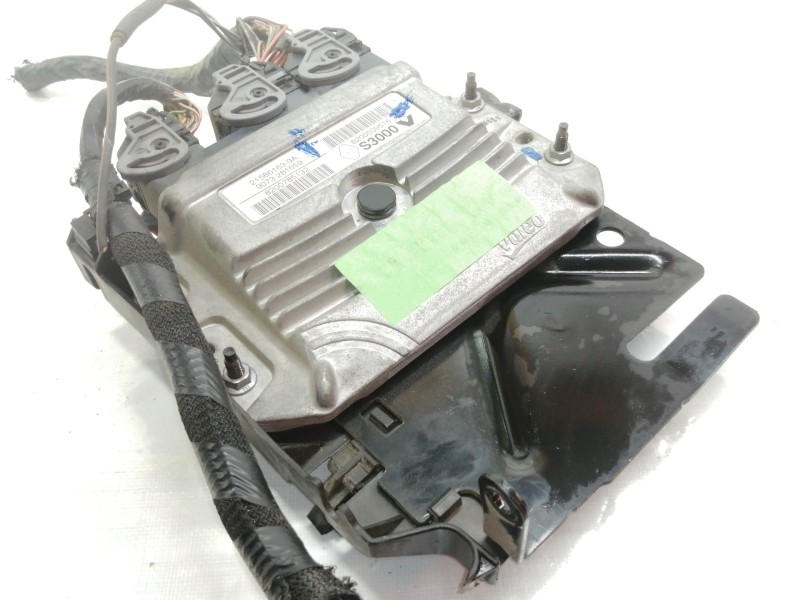 Recambio de centralita motor uce para renault scenic ii authentique referencia OEM IAM 215861639A  