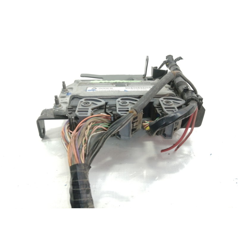 Recambio de centralita motor uce para renault scenic ii authentique referencia OEM IAM 215861639A  