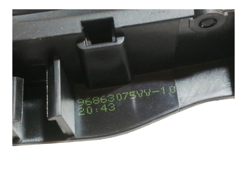 Recambio de cerradura puerta delantera derecha para citroën berlingo station wagon sx multispace referencia OEM IAM 96863075VV  