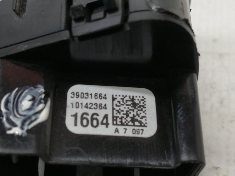 Recambio de interruptor para opel corsa e business referencia OEM IAM 39031664  