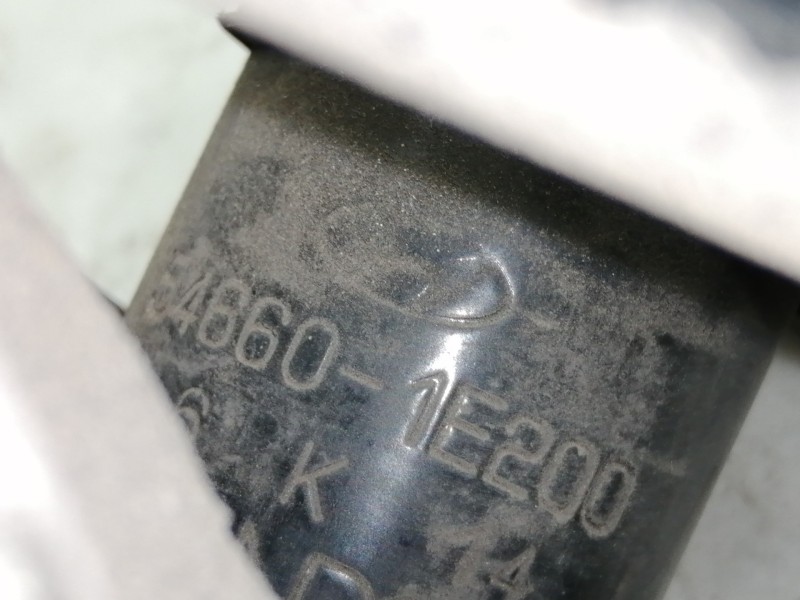 Recambio de amortiguador delantero derecho para hyundai accent (mc) gl crdi referencia OEM IAM 546601E200  