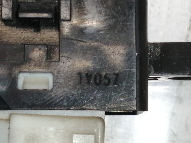 Recambio de mando elevalunas delantero derecho para nissan x-trail (t30) comfort referencia OEM IAM 1Y05Z  