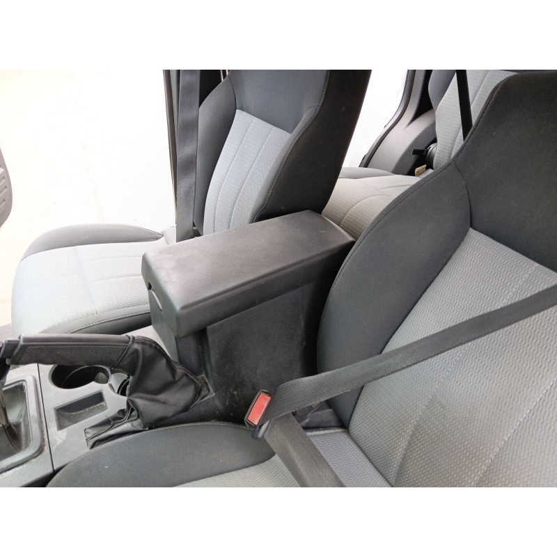 Recambio de apoyabrazos central para dodge nitro 2.8 crd 4wd referencia OEM IAM   