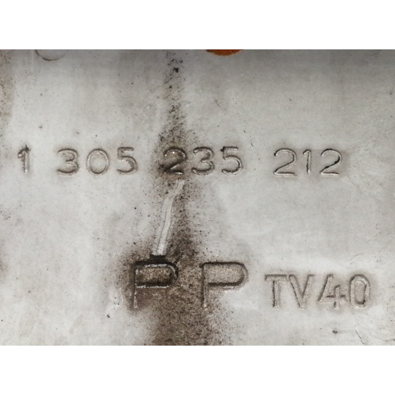 Recambio de faro derecho para volkswagen golf iii berlina (1h1) s referencia OEM IAM 030103102 1305235212 / 1H69410160 138862