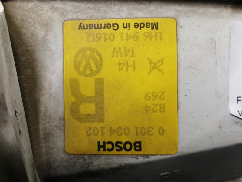 Recambio de faro derecho para volkswagen golf iii berlina (1h1) s referencia OEM IAM 030103102 1305235212 / 1H69410160 138862