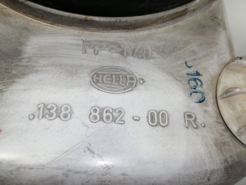 Recambio de faro derecho para volkswagen golf iii berlina (1h1) s referencia OEM IAM 030103102 1305235212 / 1H69410160 138862