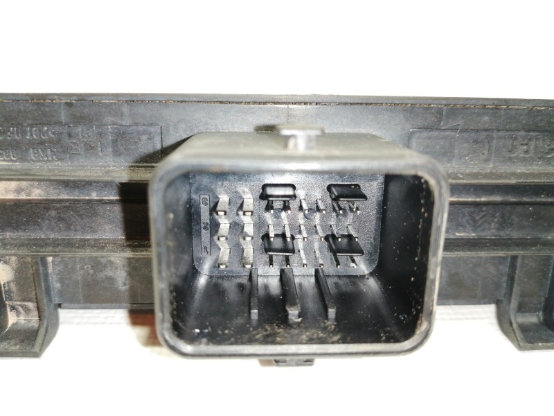 Recambio de centralita luces para peugeot 207 gt referencia OEM IAM 9654725580  