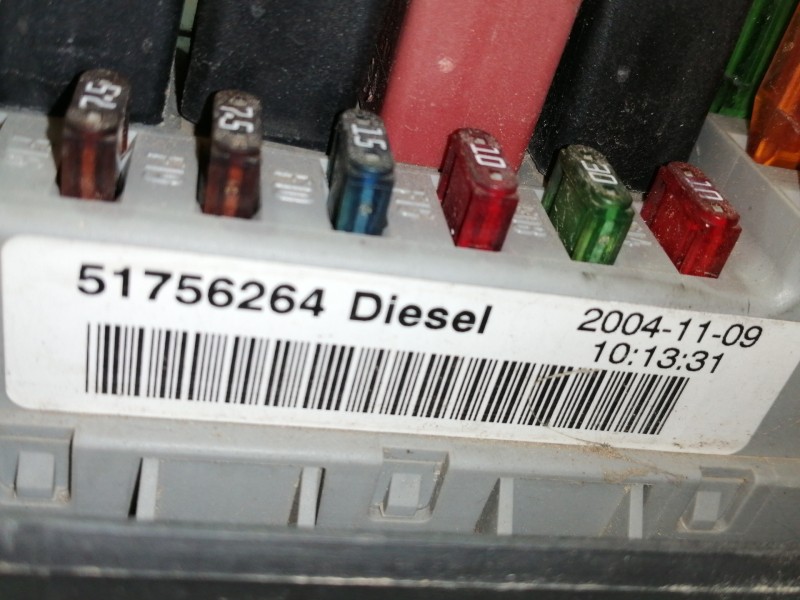 Recambio de caja reles / fusibles para fiat doblo (119) 1.9 jtd family referencia OEM IAM 51756264  