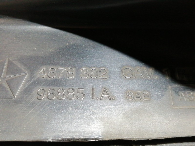 Recambio de guantera para chrysler voyager (gs) 2.5 td referencia OEM IAM 4678302  