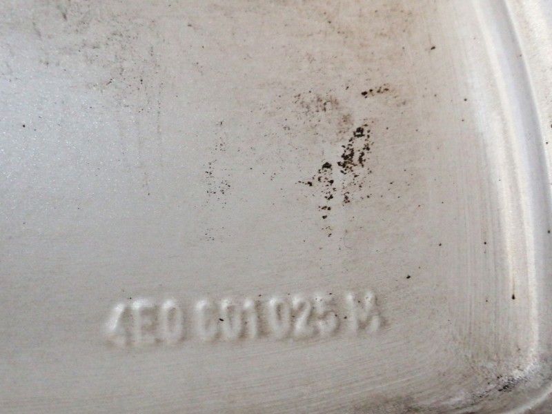 Recambio de neumatico repuesto para audi a8 (4e2) 4.2 quattro referencia OEM IAM 18´´ET45 4E0601025M 8.5X18H2