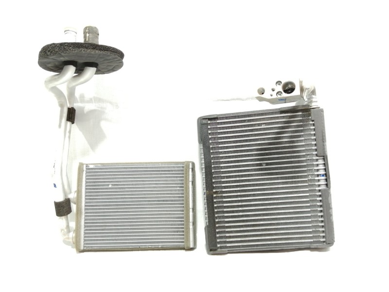 Recambio de radiador calefaccion / aire acondicionado para nissan qashqai (j11) acenta referencia OEM IAM 922004EM0A  