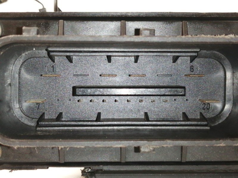 Recambio de centralita motor uce para opel astra g berlina club referencia OEM IAM 09131730  