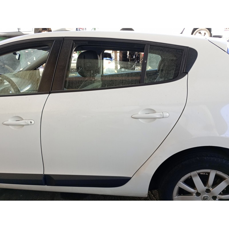 Recambio de puerta trasera izquierda para renault megane iii berlina 5 p authentique referencia OEM IAM   
