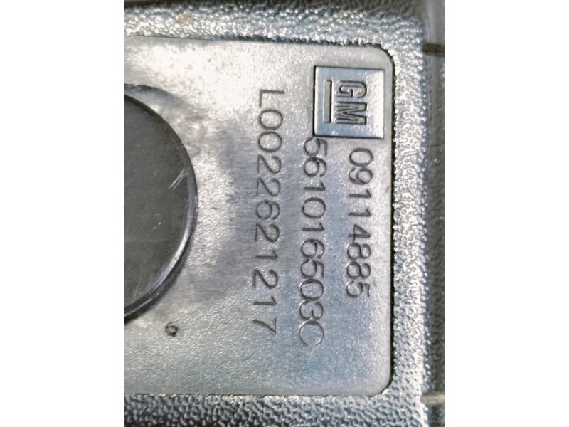Recambio de enganche cinturon delantero izquierdo para opel combo (corsa c) familiar referencia OEM IAM 09114885 561016503C 