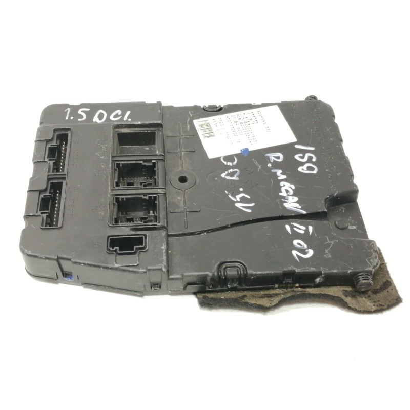 Recambio de caja reles / fusibles para renault megane ii berlina 5p authentique referencia OEM IAM 8200261823  