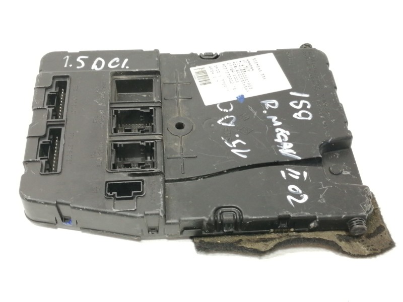 Recambio de caja reles / fusibles para renault megane ii berlina 5p authentique referencia OEM IAM 8200261823  
