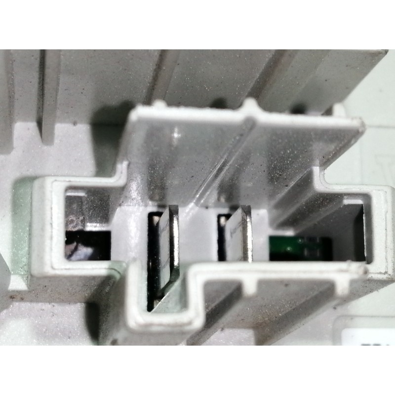 Recambio de resistencia calefaccion para bmw serie 1 berlina (e81/e87) 118d referencia OEM IAM 985464F 73040157 