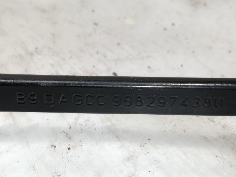 Recambio de brazo limpia delantero izquierdo para peugeot partner kombi premium referencia OEM IAM 9682974380 B9DAGC9682974380 