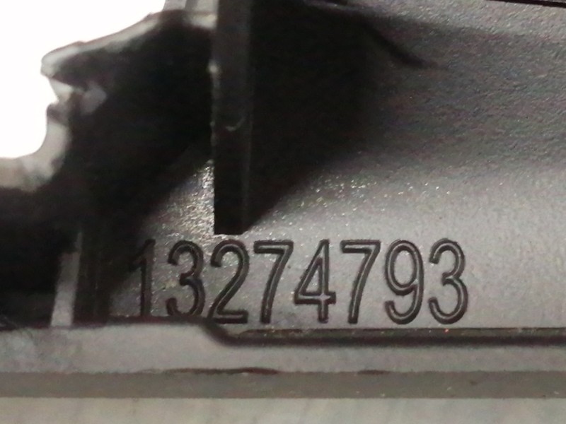 Recambio de rejilla aireadora para opel insignia berlina cosmo referencia OEM IAM 13274794 13274793 