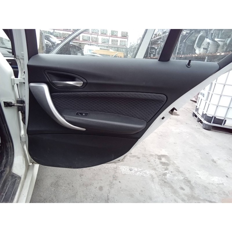 Recambio de guarnecido puerta trasera derecha para bmw serie 1 lim. (f20) 116d referencia OEM IAM 51427271980 10628510 